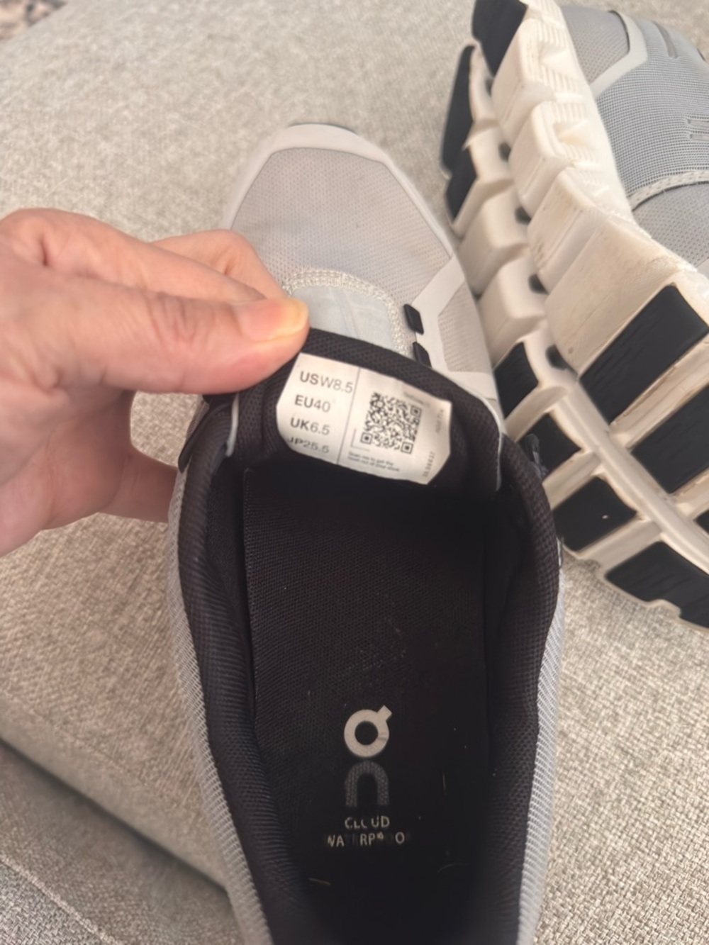 On Cloud 5 Waterproof Women’s Sneakers Size 8.5 - Picture 8 of 9